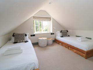 12 Manor Farm Close - 2