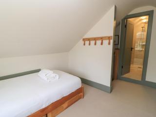 12 Manor Farm Close - 1