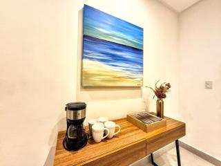 2-bedroom apartment with pool, gym and views from the 35th floor! - 9