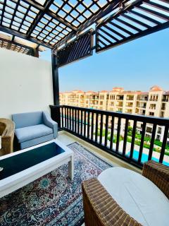 Top Floor Studio with Sea & Pool View Gravity Resort - 7