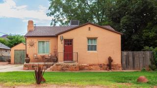 Cozy Historic Family Home in Downtown Kanab Pet Friendly - 0