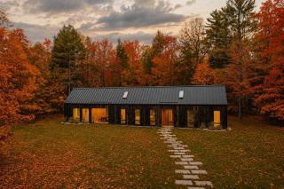 Break House - Secluded & Private with Sauna Hot Tub & Fire Pit - 0