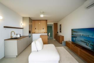 Studio One Island - 8
