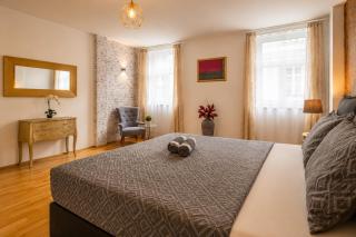 Two Bedroom Rooftop Apartment for 6 near City Center & Metro U2 - 2