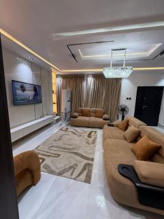 Beautifully decorated 3 Bedroom Shortlet House in Lekki, Lagos - 0
