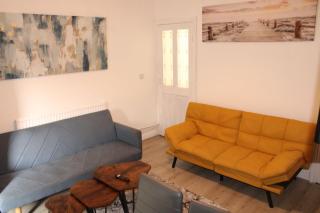 3BR Home for 8 - Netflix & Free Parking - Lakeside, Doncaster Centre & Station Nearby - 7