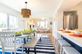 Gorgeous Home with Game Room Dog Welcome - 8