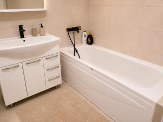 OASIS, Charming 1BD apartment with living room - 3