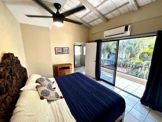 Large home 1 blk from beach with private courtyard - 6