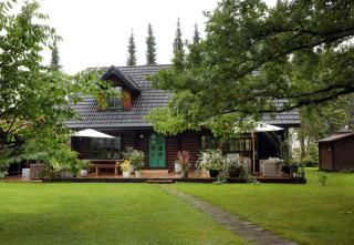 Uniq Log House, Private Garden, Artist Road - 0