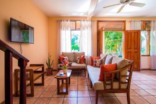 Beautiful oasis In Jaco, 5 blocks from the beach! - 0