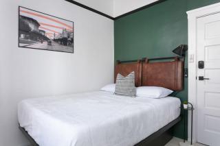 Central Gaslamp suite Queen Bed and WiFi - 9