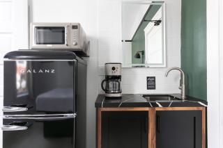 Renovated Gaslamp suite WiFi and Smart TV - 4