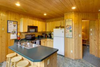 Cabin w/ Fireplace < 1 Mile to Lakes + Golf - 7