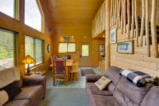Cabin w/ Fireplace < 1 Mile to Lakes + Golf - 8