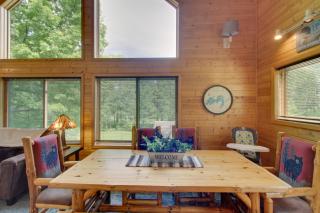 Cabin w/ Fireplace < 1 Mile to Lakes + Golf - 4