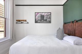 Gaslamp Quarter suite Modern Comfort & Style - 8