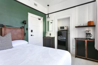 Gaslamp Quarter suite Modern Comfort & Style - 7