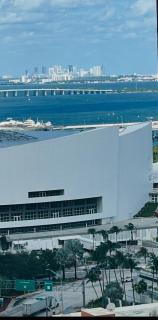 Downtown Miami High Rise- Free Parking-Bay and Skyline views - 0