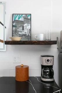 Stylish Gaslamp suite in Historic Hotel - 3