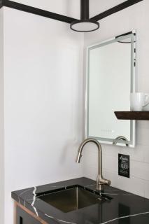 Gaslamp District Gem Studio with Private Entrance - 4