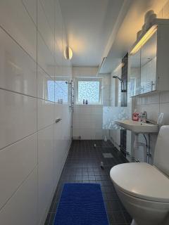 2BR Worker & Family Apartment Near Volvo With Free Parking - 6