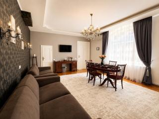 Mozart & Bach Historic Apartment - 9