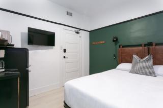 Renovated Gaslamp Suite WiFi & AC - 9