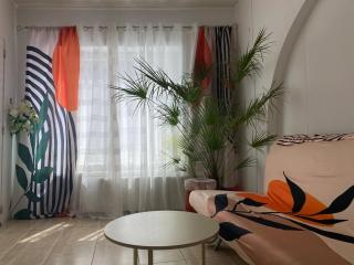 Charming Studio in Charleroi City Center, 75 m² with Terrace - 7