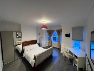 Single night stay at Notigham central - 0
