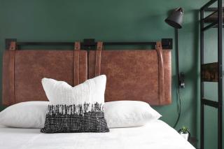 Gaslamp Quarter Private suite & Kitchenette - 7