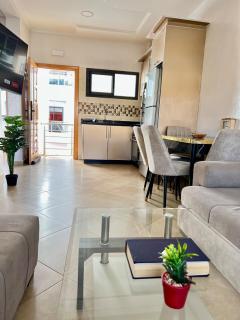 Beachfront 2BR Balcony Pool Atlas Mtn View Surf - 8