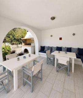 Spacious Cycladic House near Logaras Beach - 4