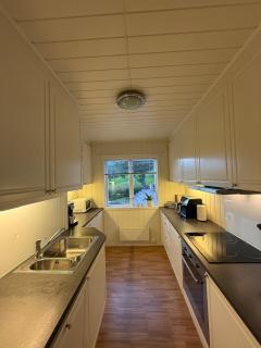 The little yellow house in Rånbogen with fjord and mountain views - Gateway to Lofoten - 5