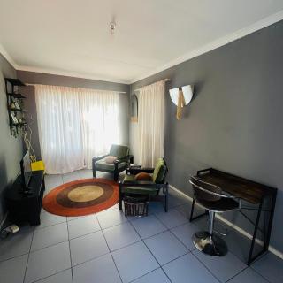Serenity in the city - one bedroom apartment - 3