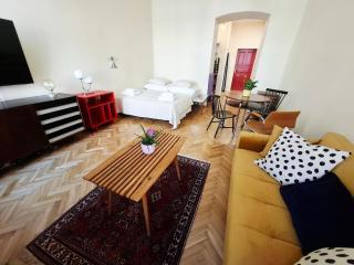 Stylish Studio Apartment in a Vibrant District - 0