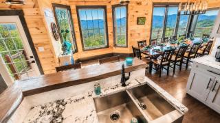 Luxury 6 BED 5 BATH Mountain Cabin HOT TUB Theater Sleeps 20 IDEAL LOCATION Fireplace KING SUITES Fire Pit GAME ROOM - 9