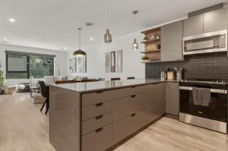 Selkirk Staytion - 2 Bed - Private Hot Tub - 8