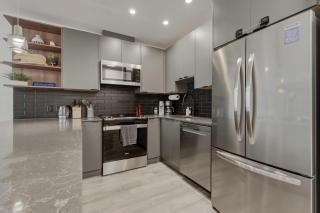 Selkirk Staytion - 2 Bed - Private Hot Tub - 6