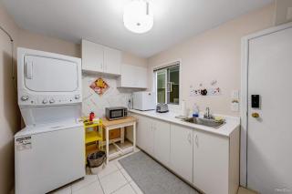 Bright Maple Suite - 3