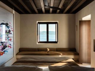 Luura - Cliff, Paros, Morgans Originals - 8