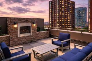 29th Floor 2BR Grant Park Suite with Balcony, Gym - 6