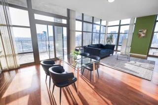 29th Floor 2BR Grant Park Suite with Balcony, Gym - 2