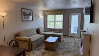 Split Rock Resort - 7