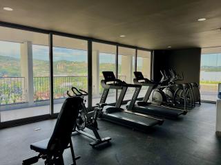 Oasis in the heart of the city 2 Bedroom Apartment - 6