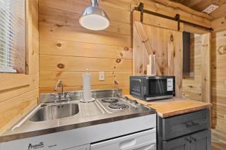 Beautiful Cabin l 2 Bedrooms l Direct Access to Brimstone l Hot Tubs l Fire Pits - 9