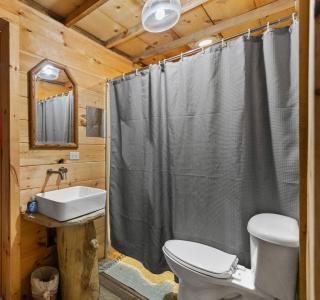 Beautiful Cabin l 2 Bedrooms l Direct Access to Brimstone l Hot Tubs l Fire Pits - 5