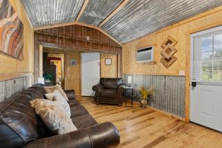 Beautiful Cabin l 2 Bedrooms l Direct Access to Brimstone l Hot Tubs l Fire Pits - 4
