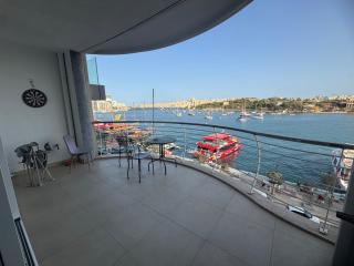 Penthouse with sea view in Sliema, The Strand - 8
