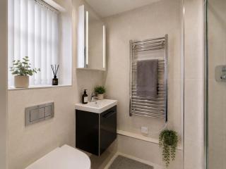 2 Bedroom Addenbrookes Apartment - 2